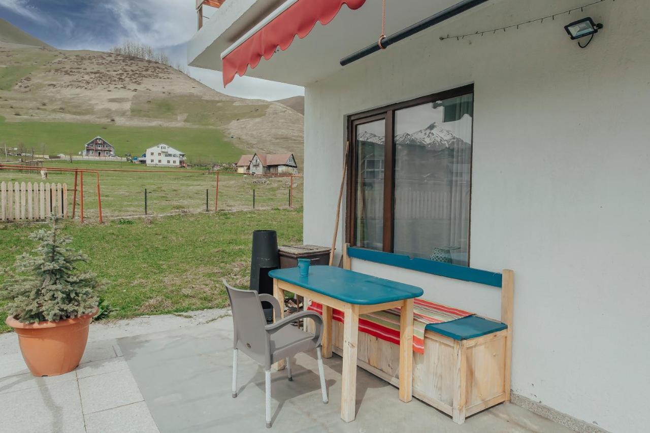 Ski House Bluebird Gudauri Exteriör bild